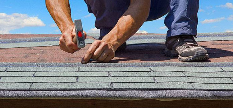 asphalt-shingles-roof-maintenance-El Segundo